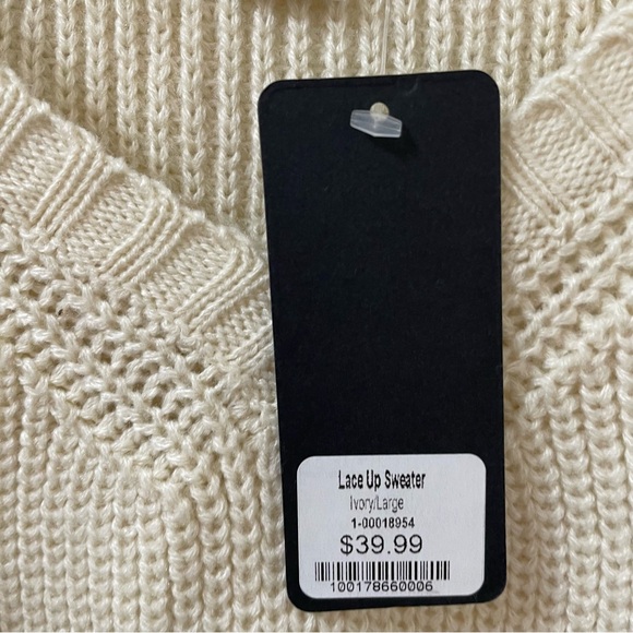 Love Riche knit sweaters tan NWT large - Picture 3 of 5